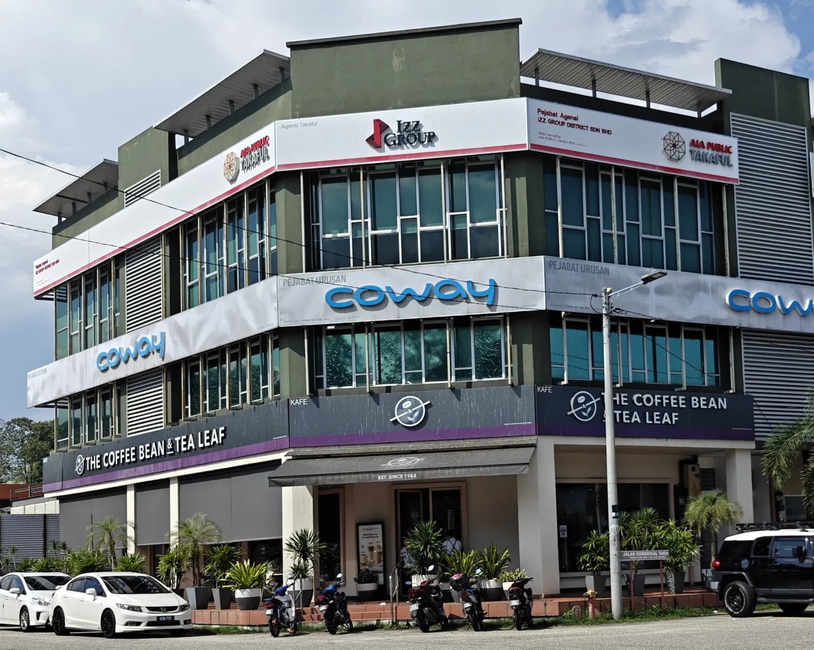 The Coffee Bean & Tea Leaf