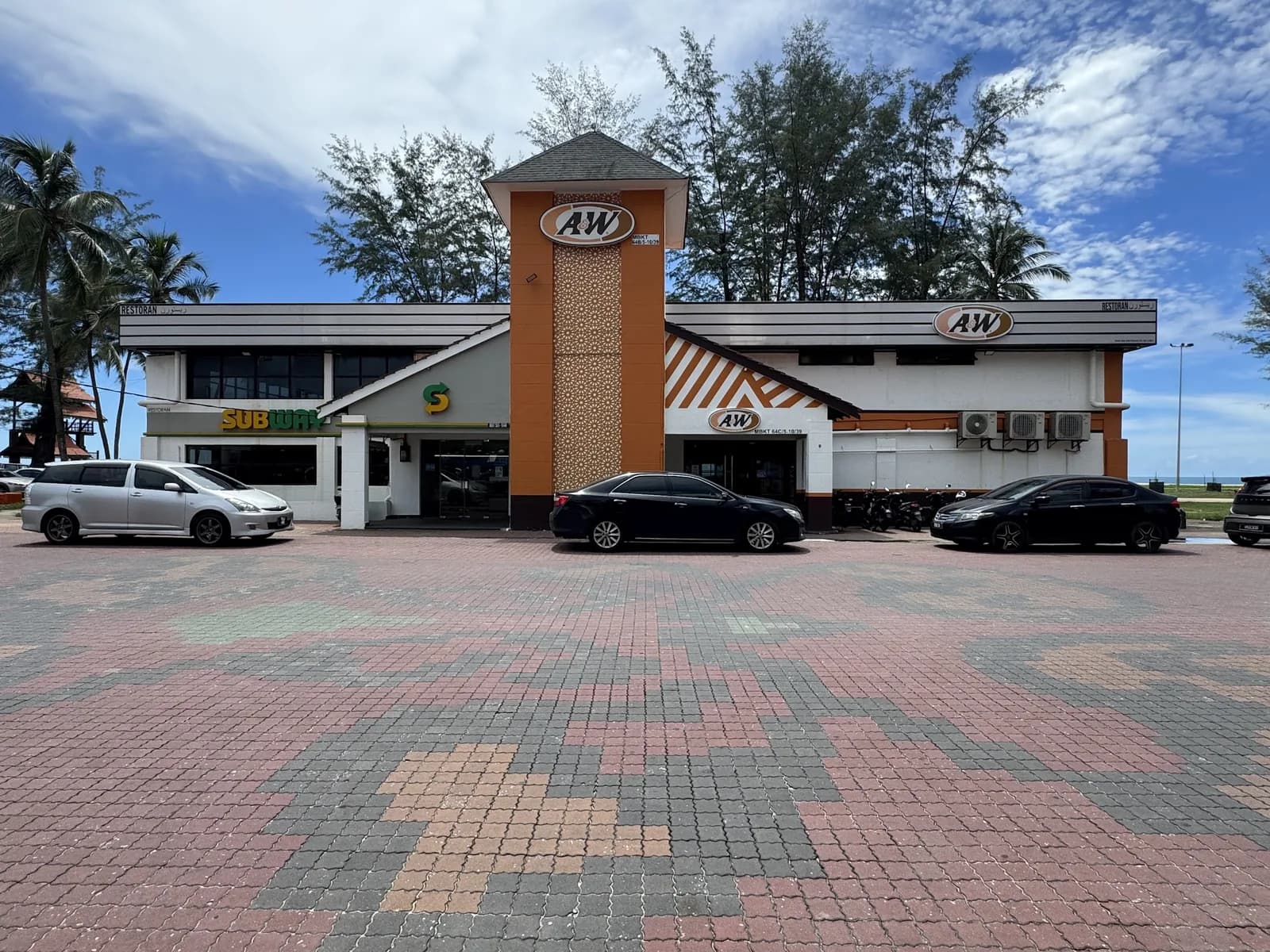 A&W Pantai Batu Buruk