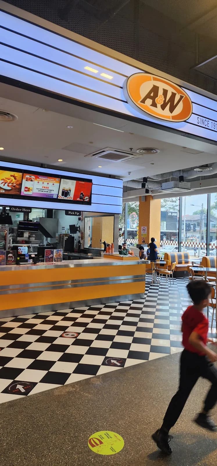 A&W Seventeen Mall