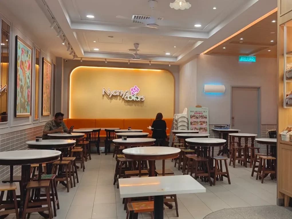 Nyonya Colors • The Gardens Mall