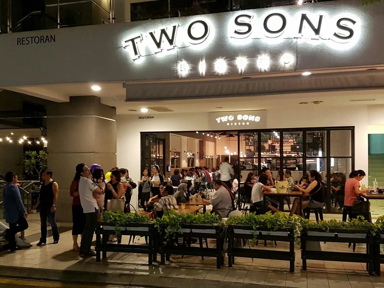 Two Sons Bistro @ Publika
