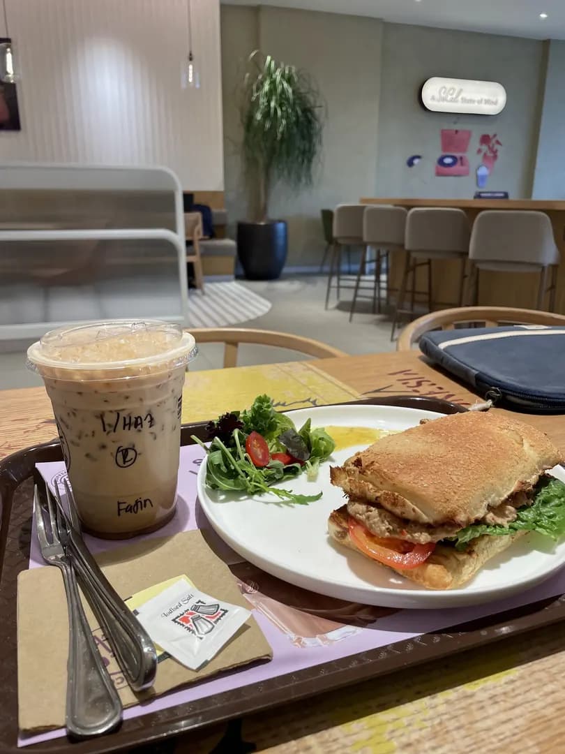 The Coffee Bean & Tea Leaf photo 3