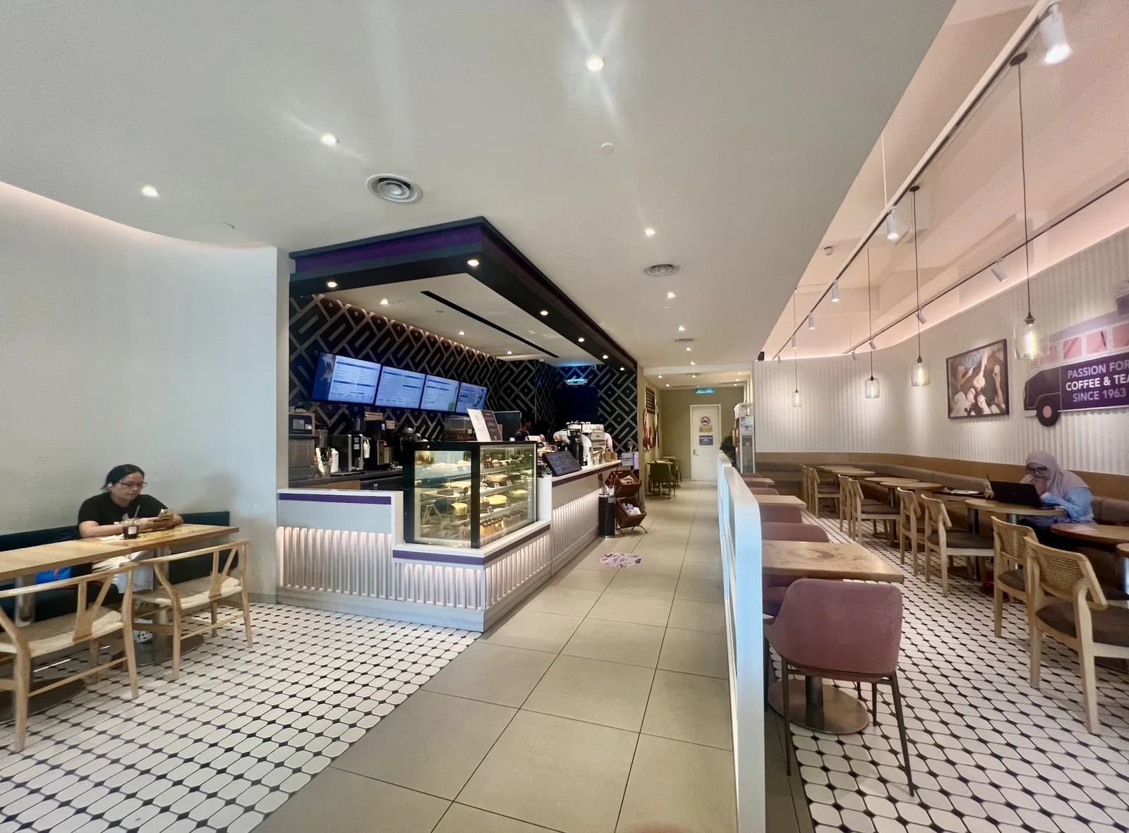 The Coffee Bean & Tea Leaf
