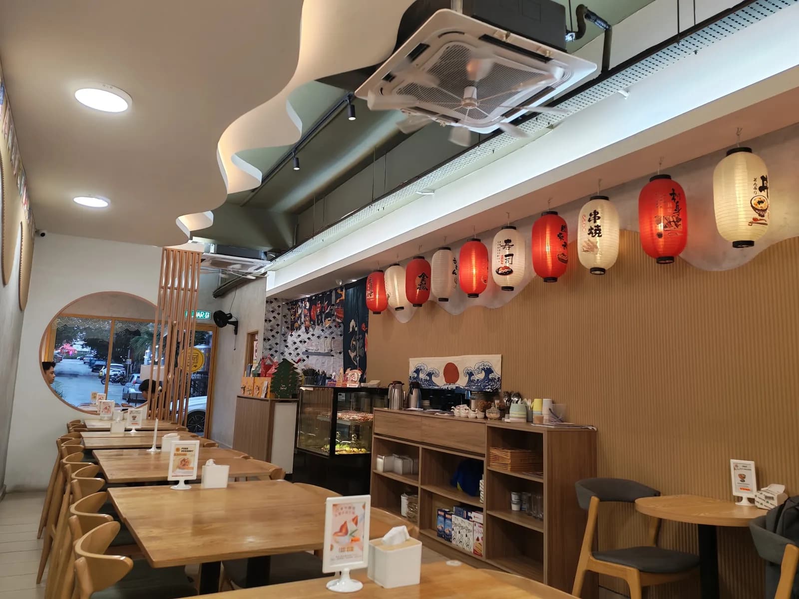 Chic Cafe Menjalara
