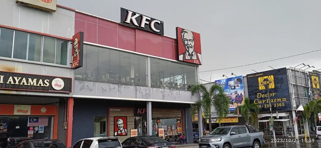 KFC R2 Avenue, Sungai Dua photo 2