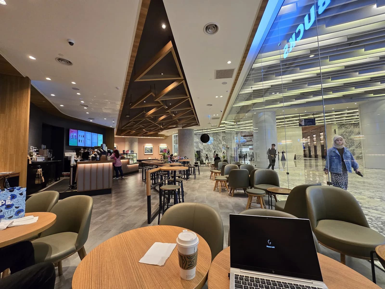 Starbucks - Exchange 106