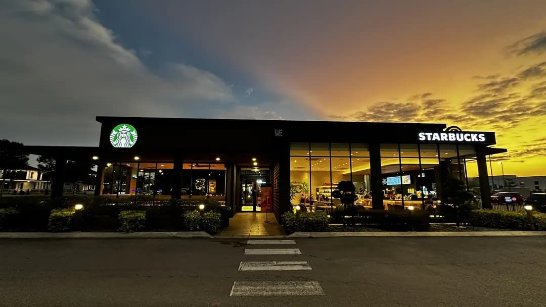 Starbucks @ Eco Grandeur photo 2