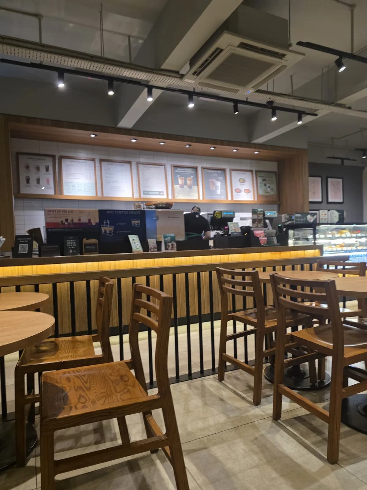 Starbucks - Nusa Bestari