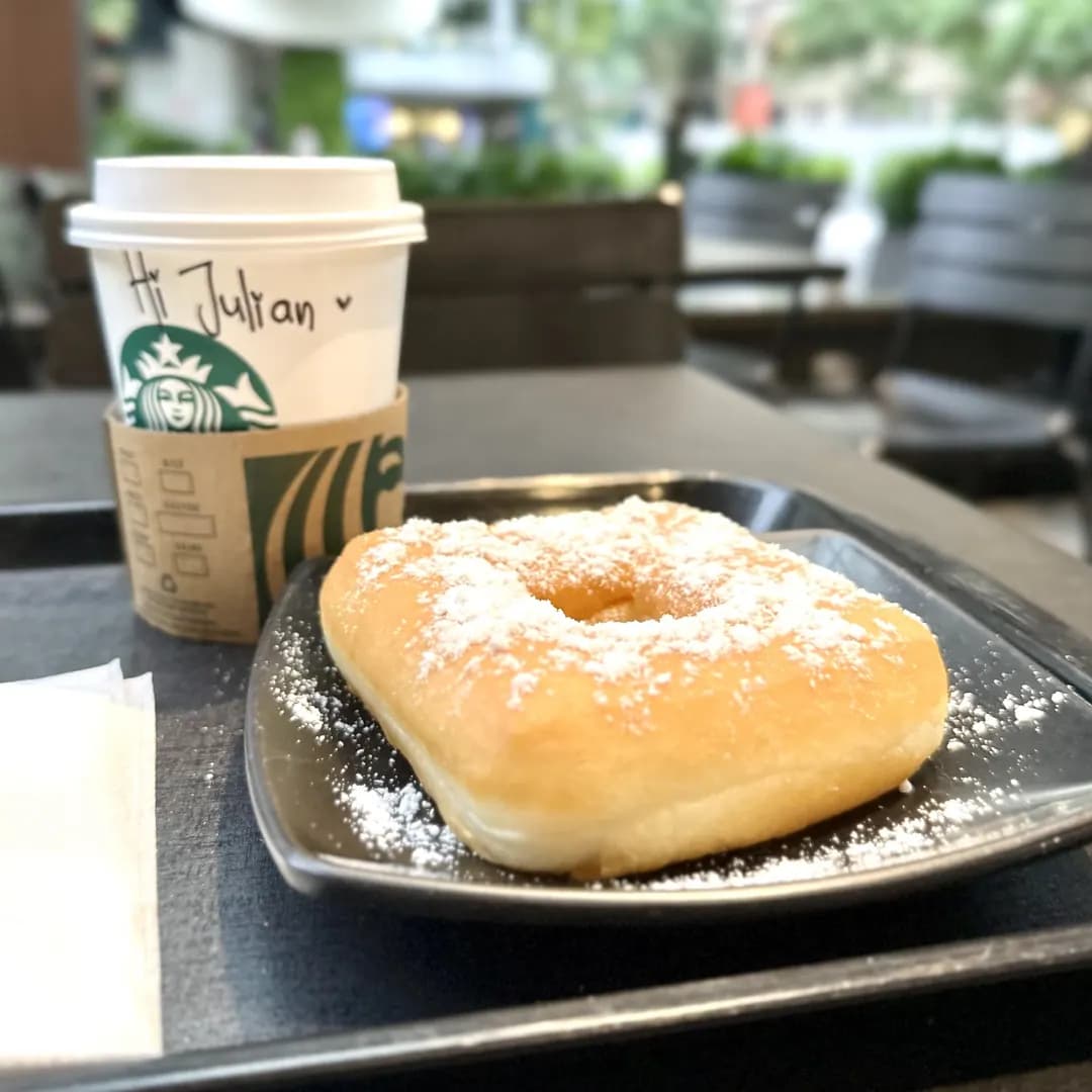 Starbucks Midvalley photo 3