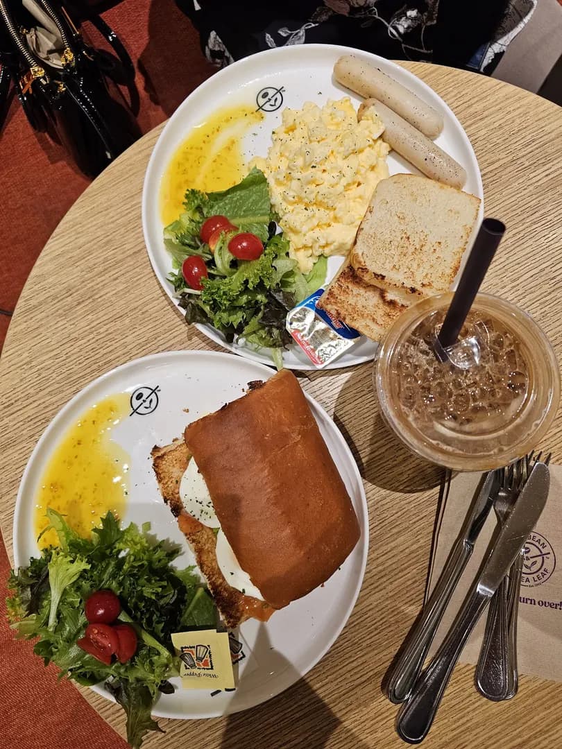 The Coffee Bean & Tea Leaf photo 3