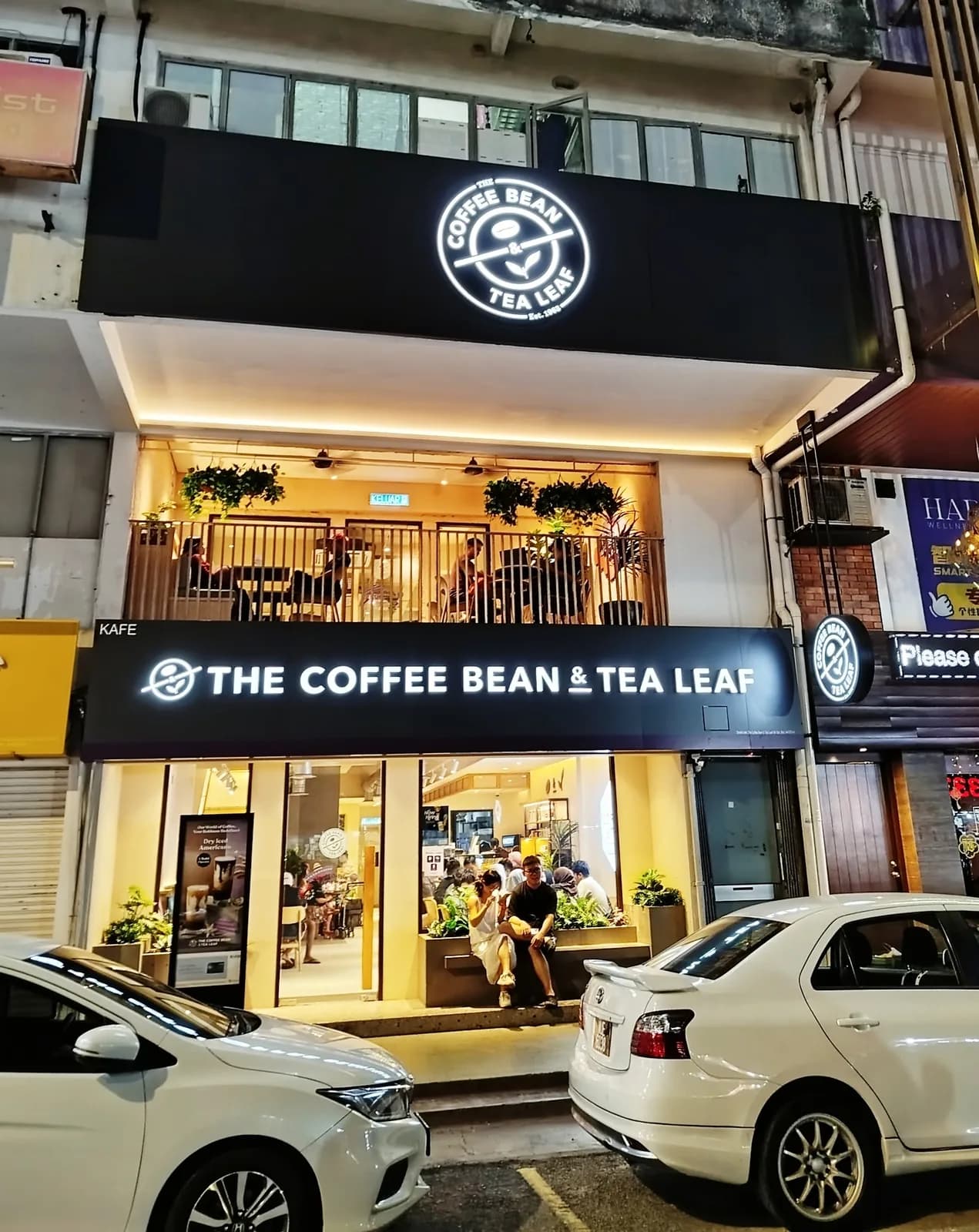 The Coffee Bean & Tea Leaf