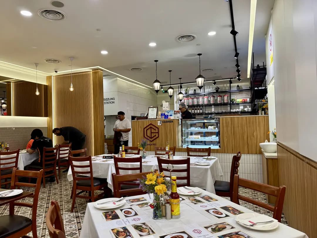 Coliseum Cafe & Grill Room @ The Gardens Mall photo 2