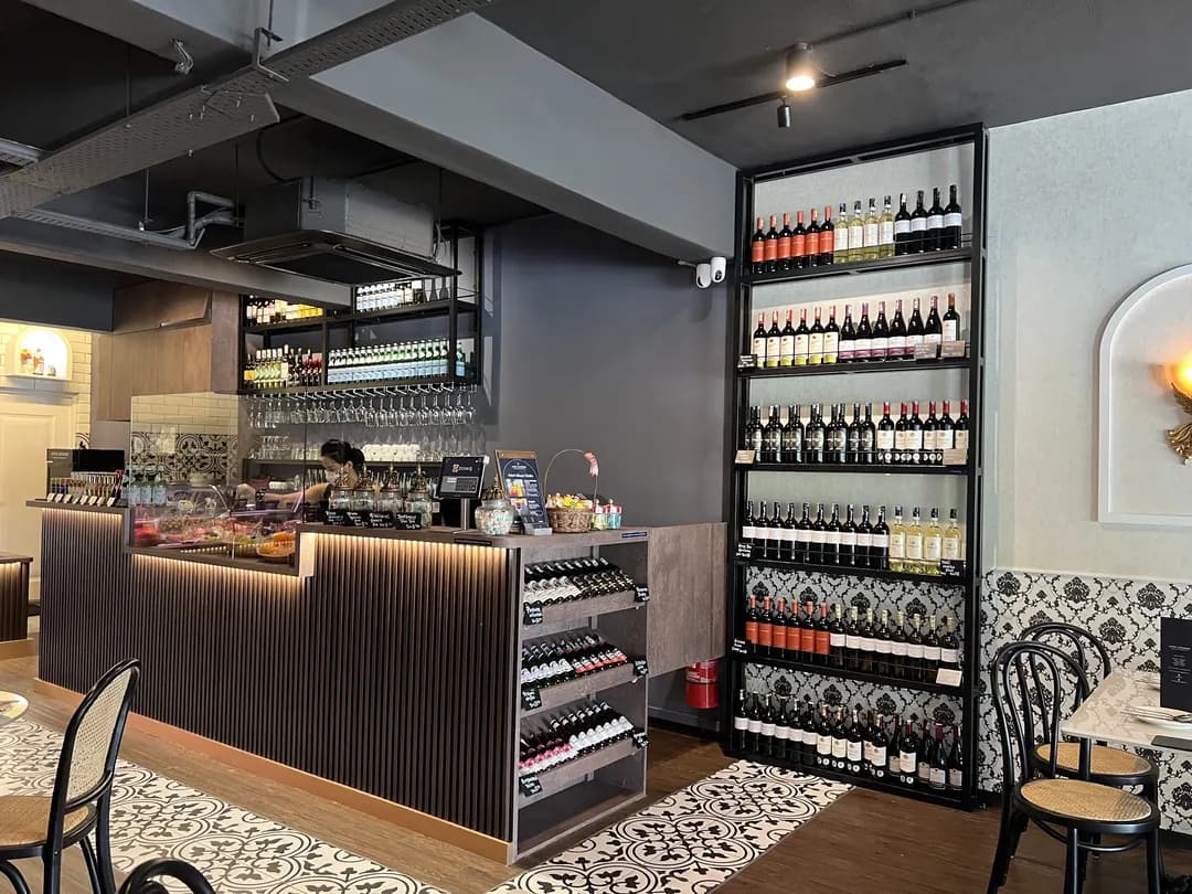 ANNE LOURDES Southern European Deli Restaurant photo 2