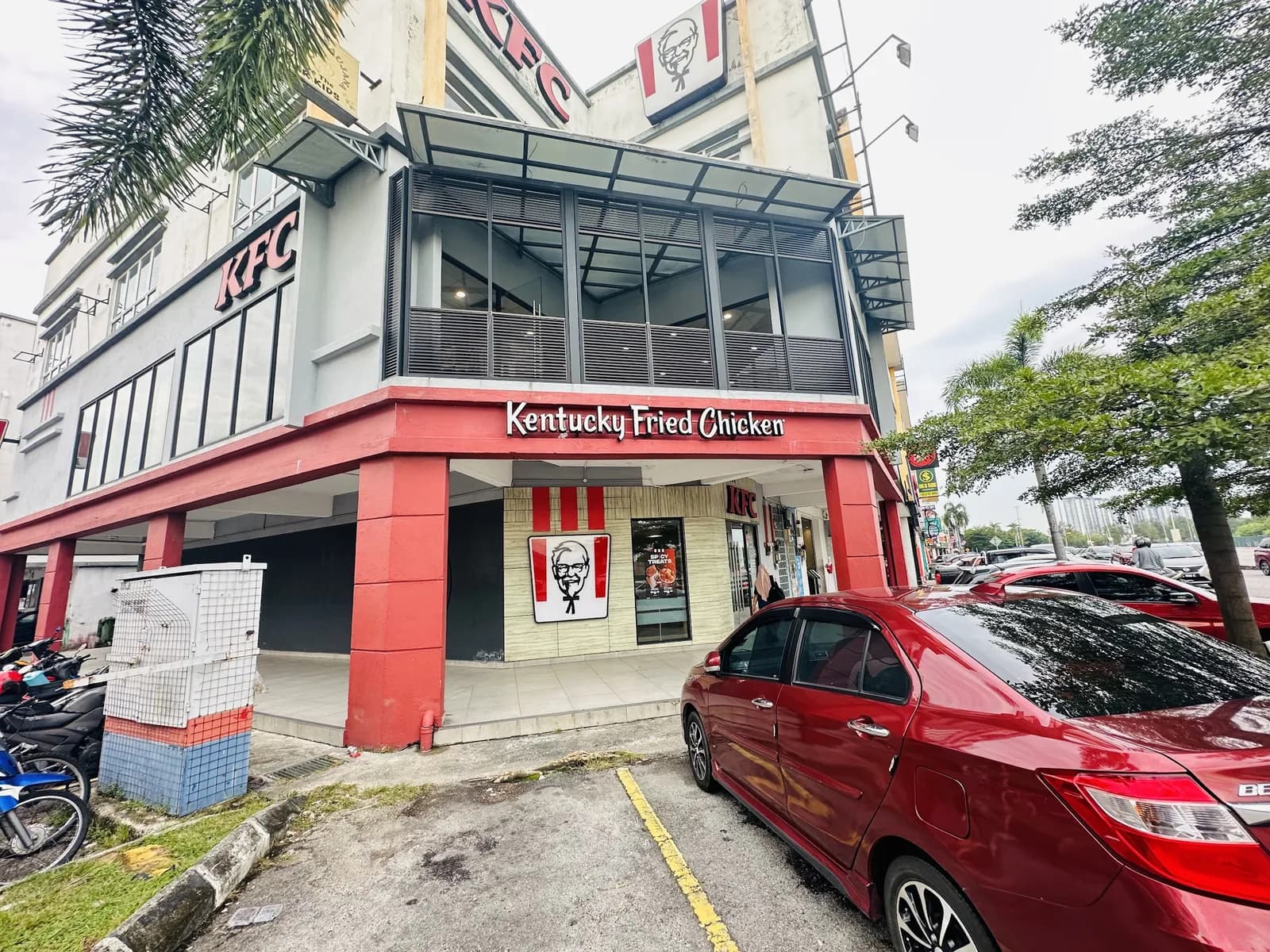 KFC Saujana Putra