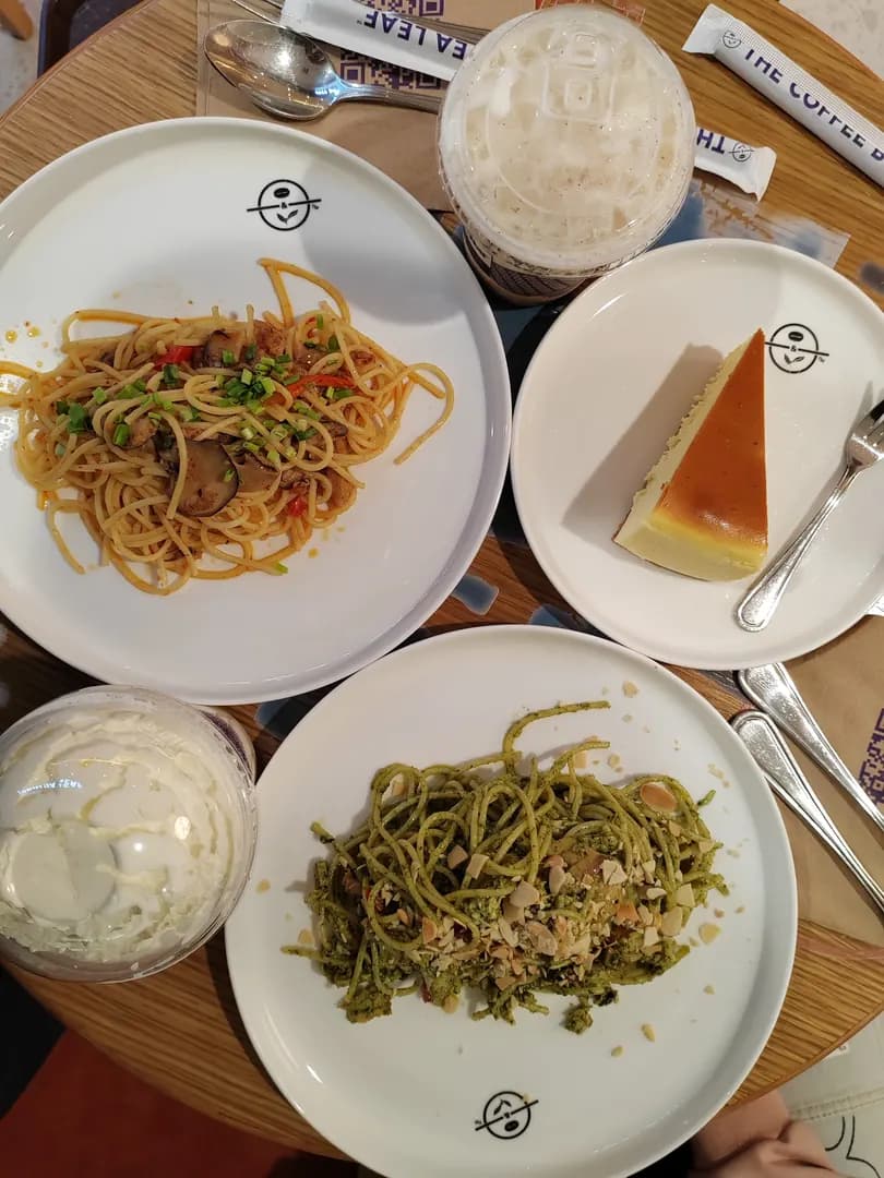 The Coffee Bean & Tea Leaf photo 3