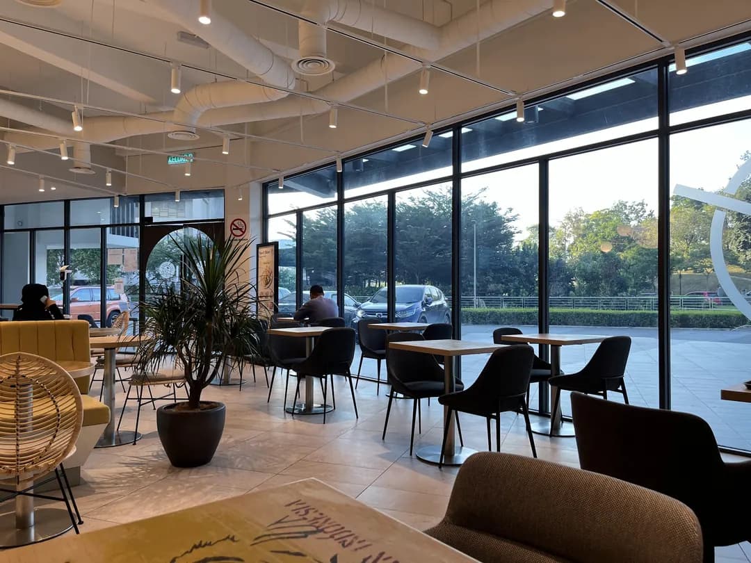 The Coffee Bean & Tea Leaf photo 2