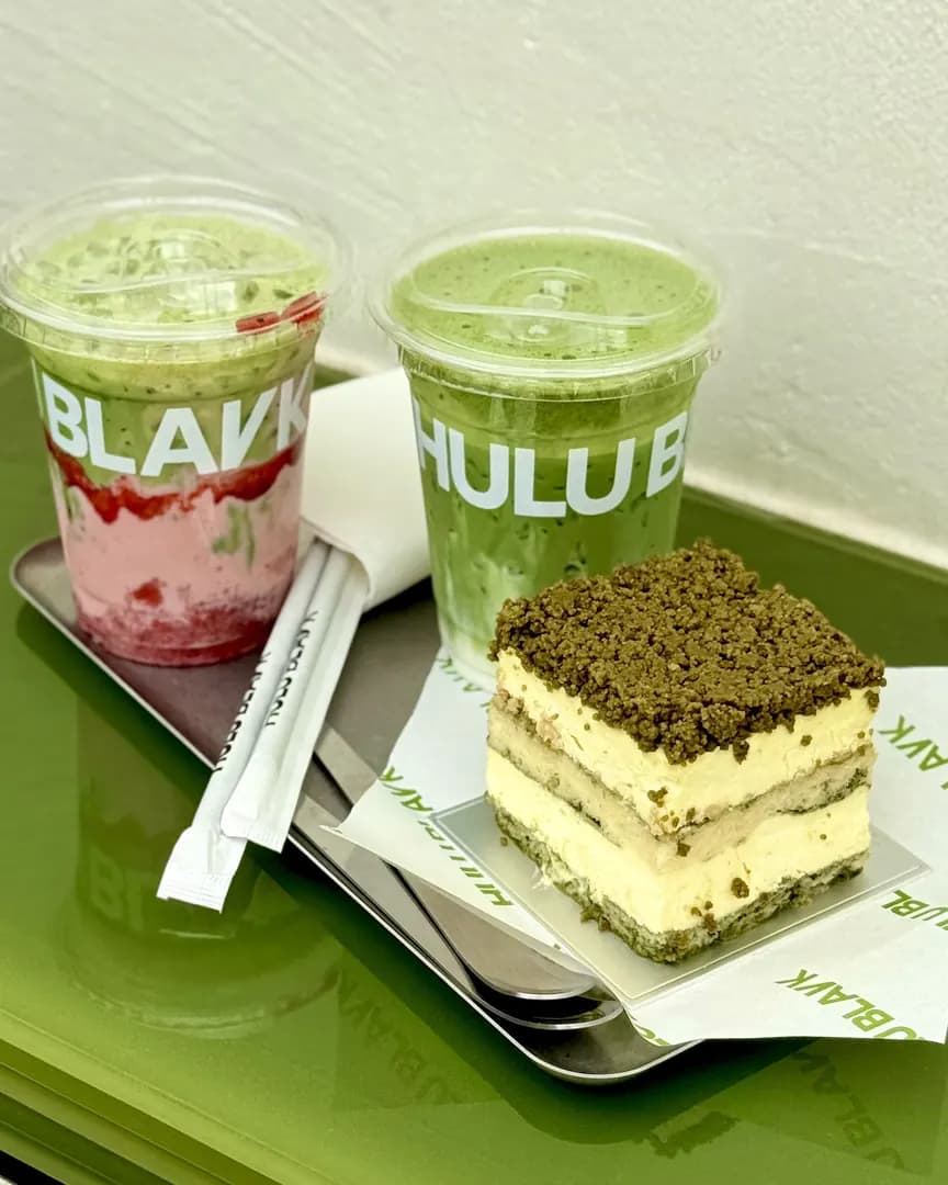 HULU BLAVK photo 3