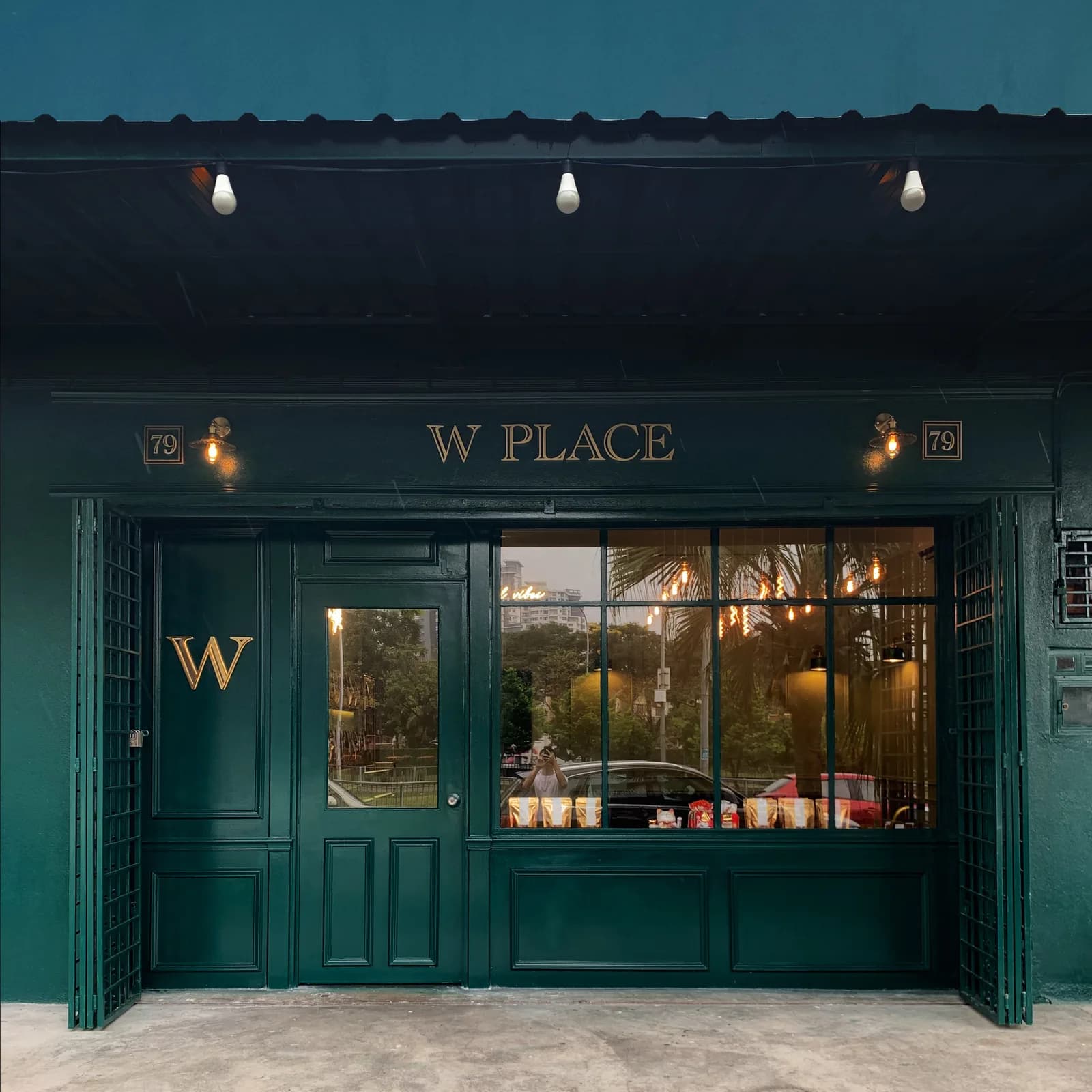 W PLACE | Pet-Friendly Cafe