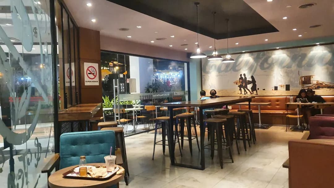 The Coffee Bean & Tea Leaf photo 2