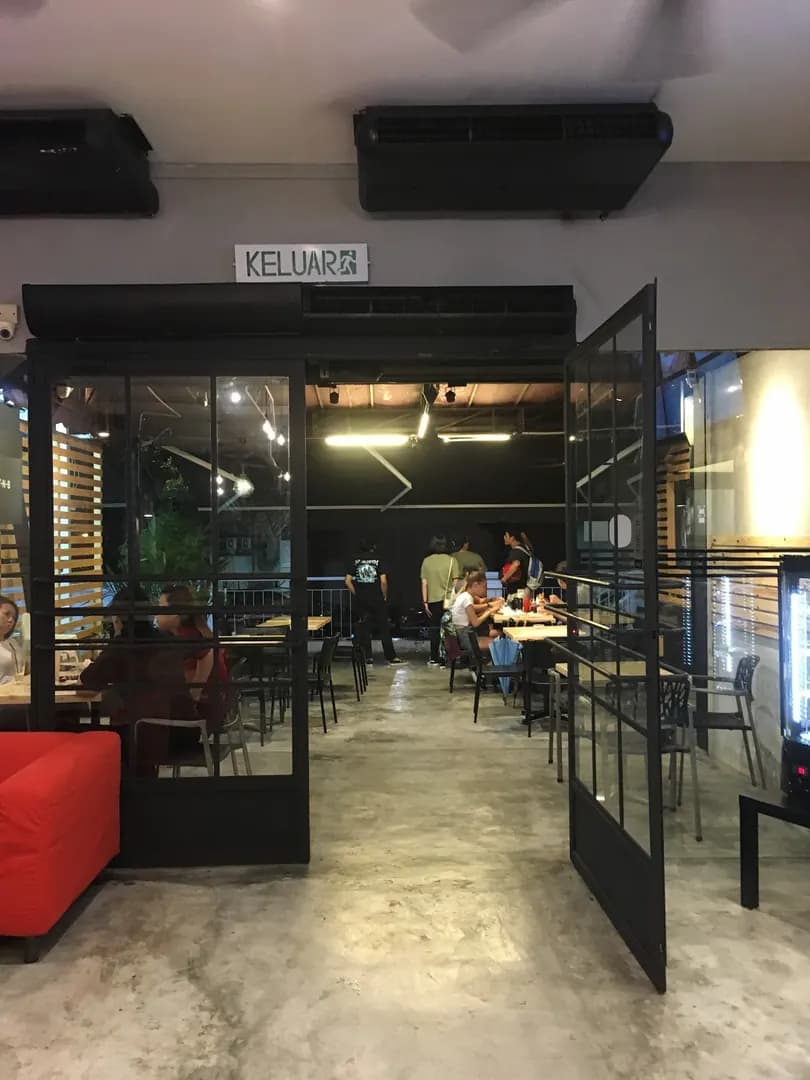 Burger on 16 photo 2