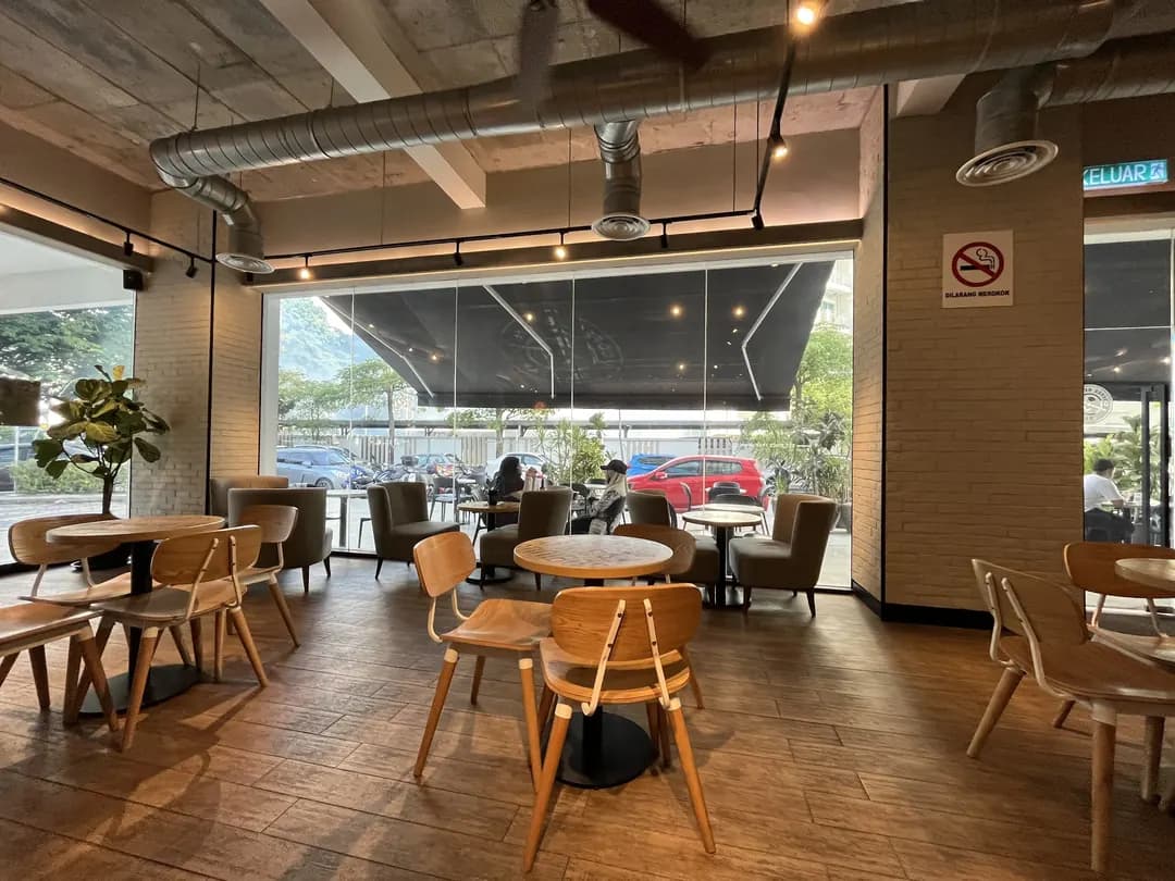 The Coffee Bean & Tea Leaf photo 2