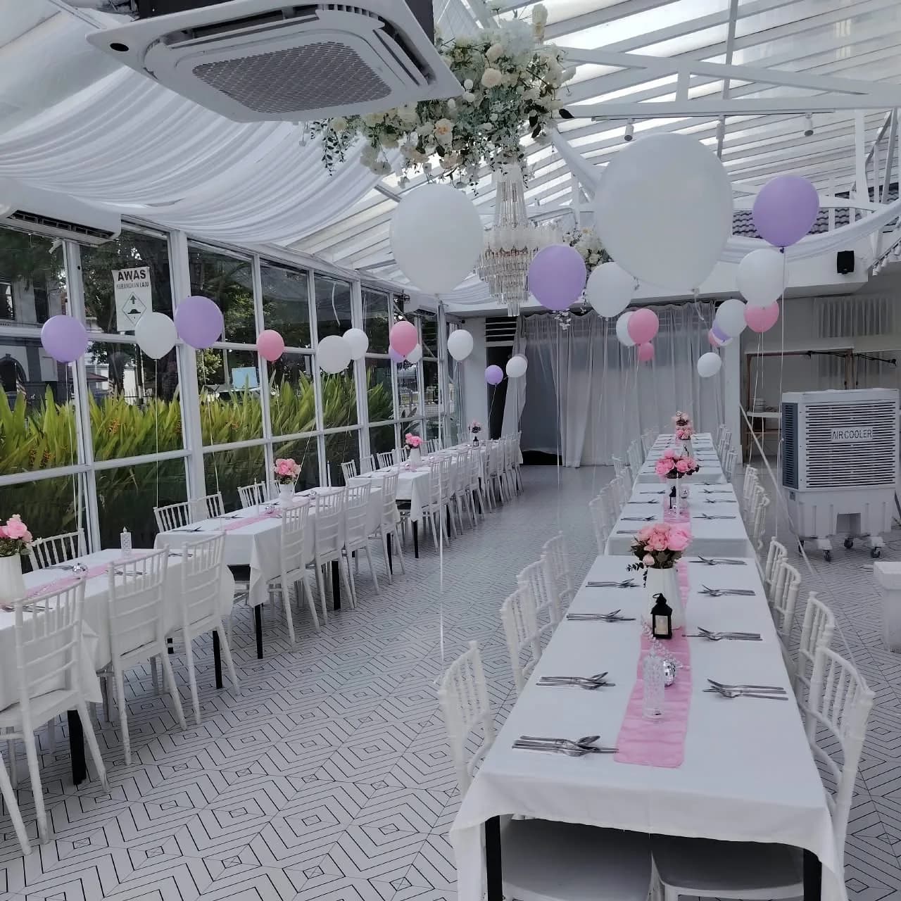 Glasshouse by Leyla