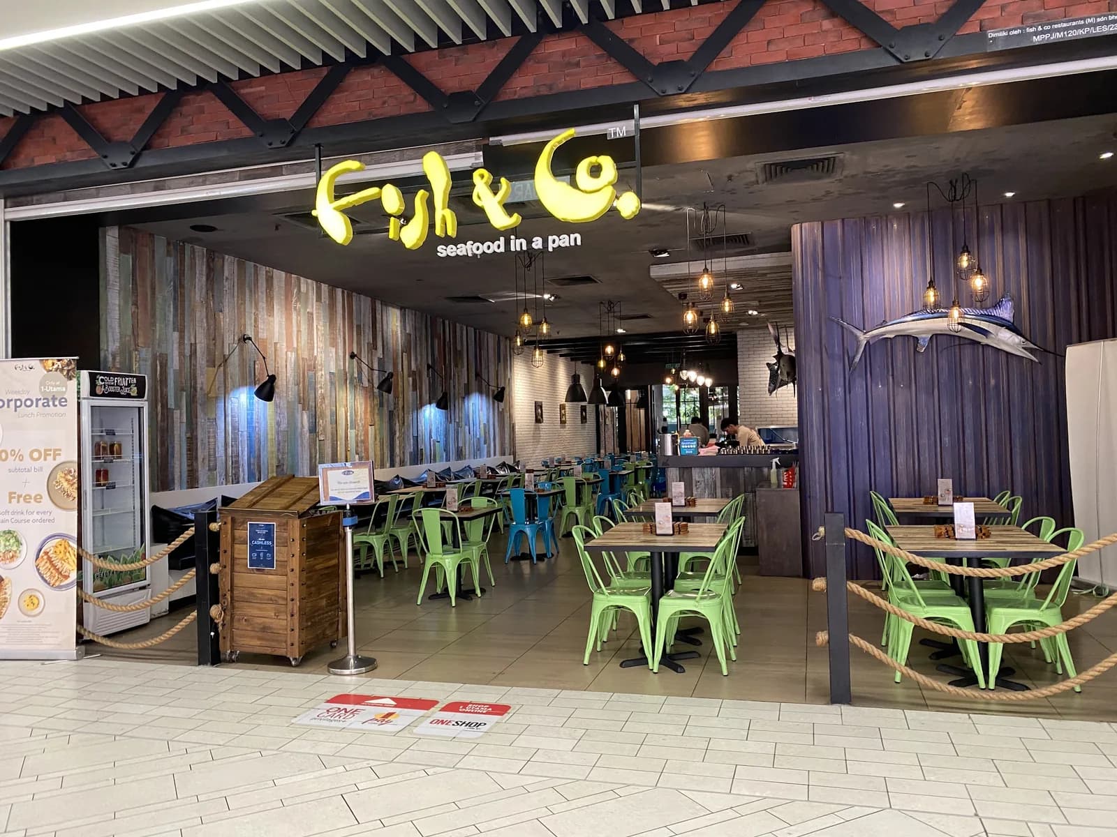 Fish & Co. 1 Utama