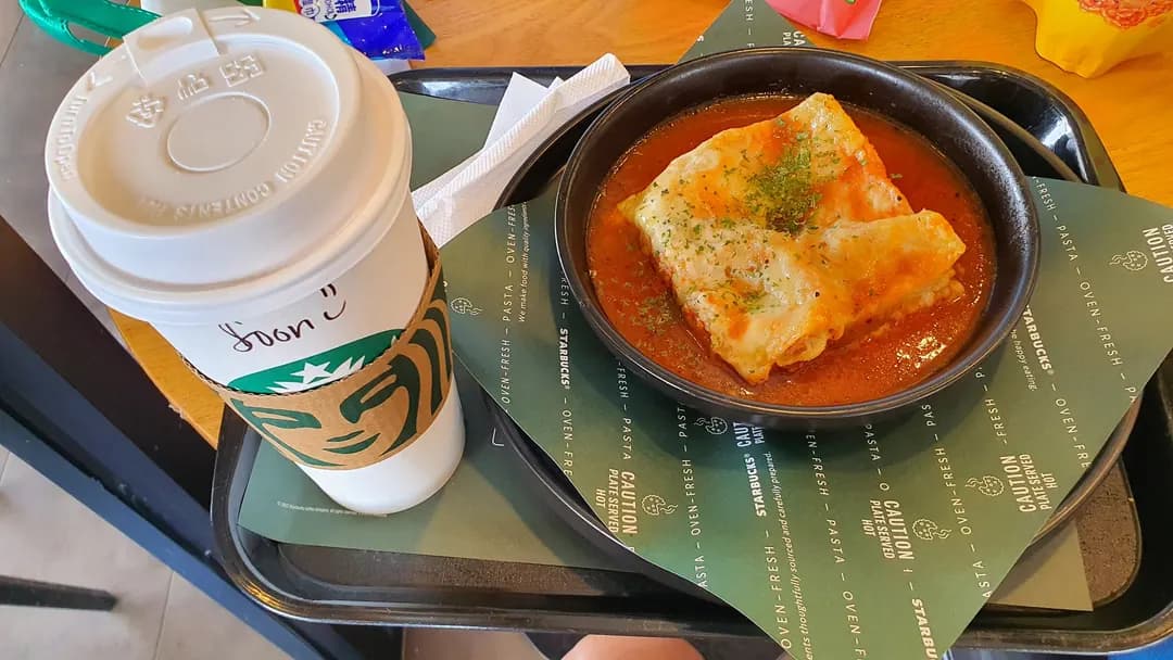 Starbucks @Menara Maybank photo 3