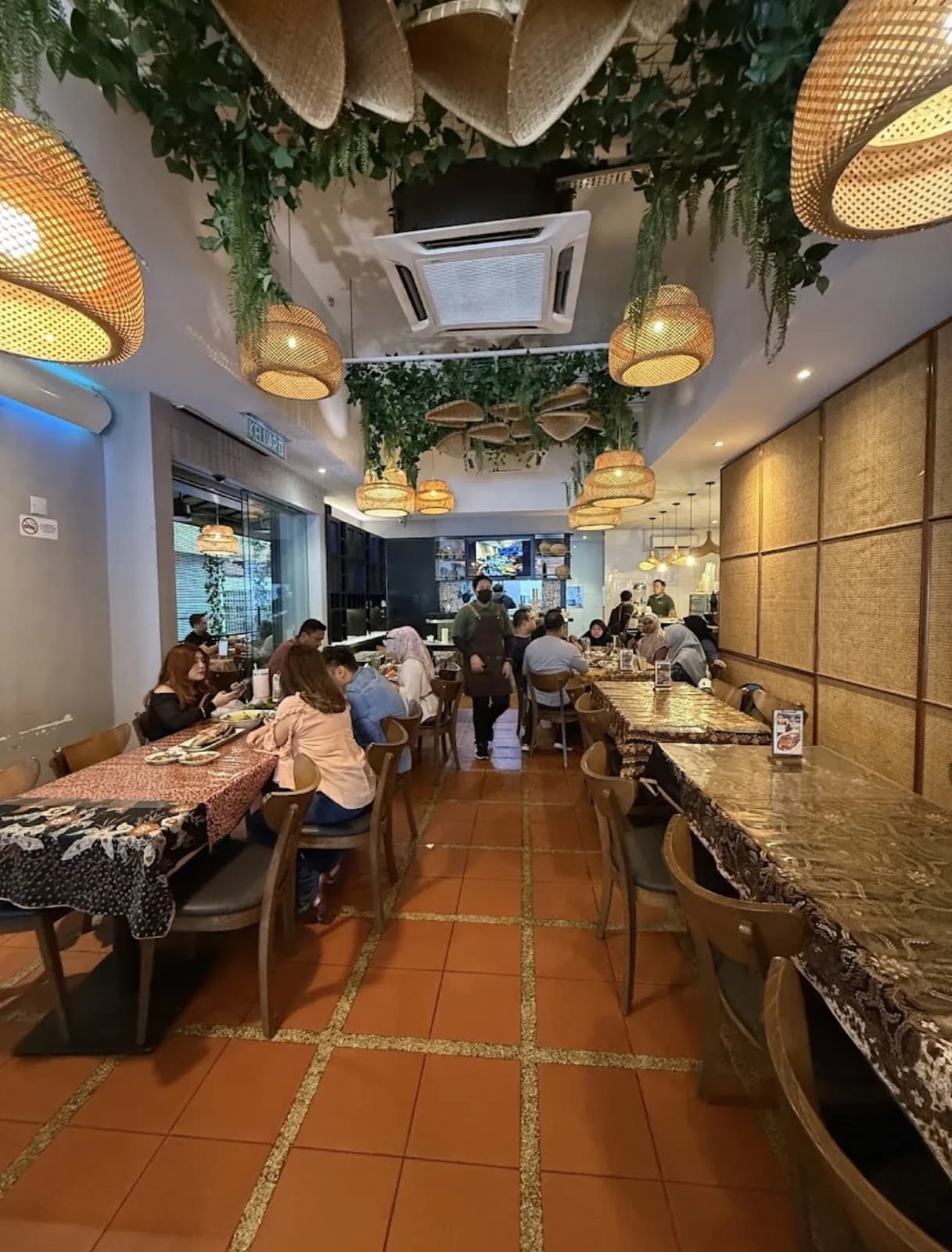 Kampunglah • Kota Damansara