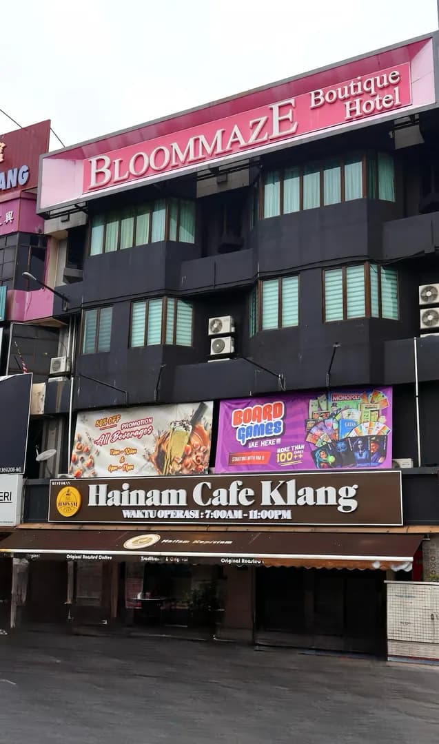 Hainam Cafe Klang - Board Game Cafe photo 2