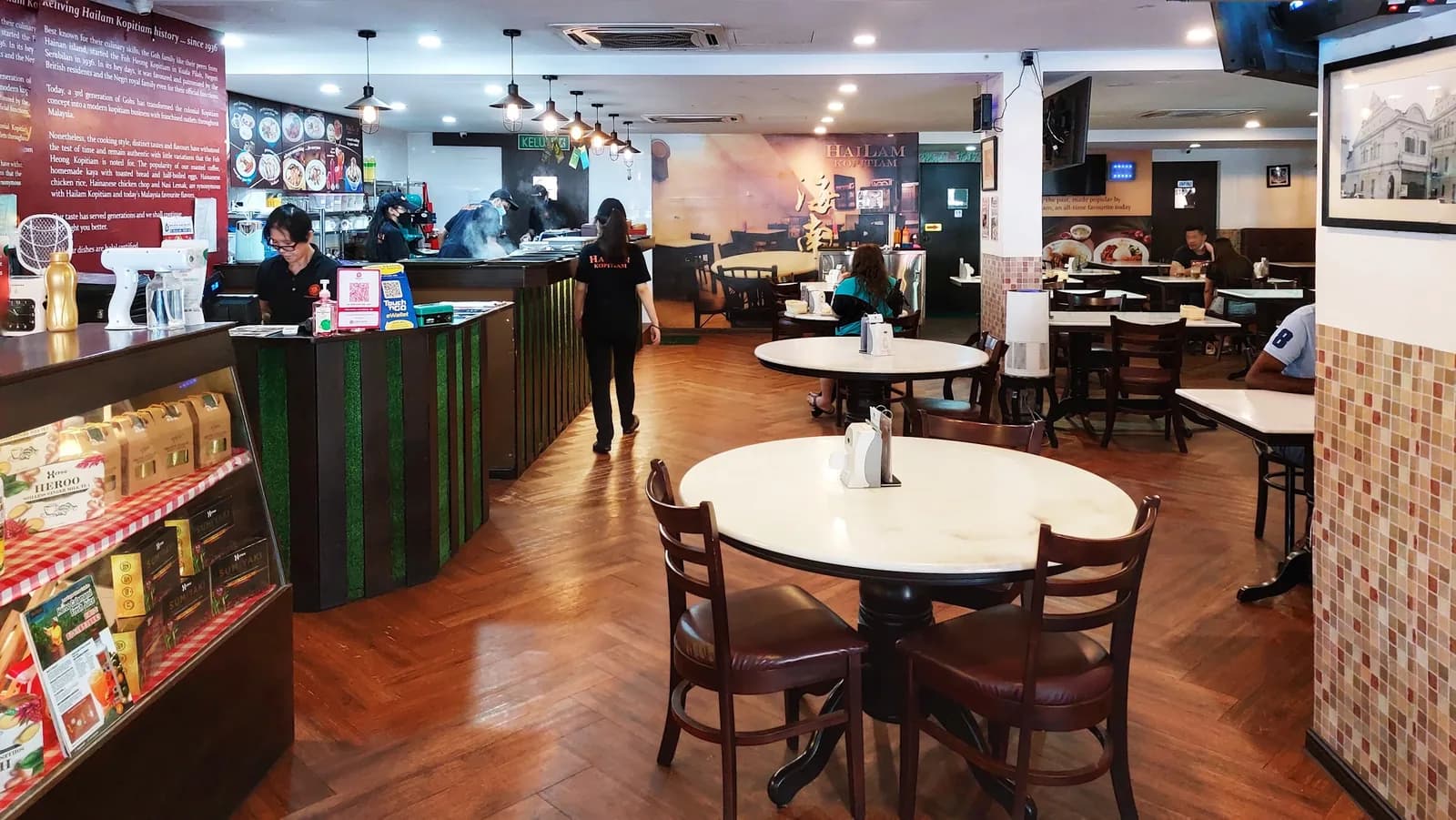 Hainam Cafe Klang - Board Game Cafe
