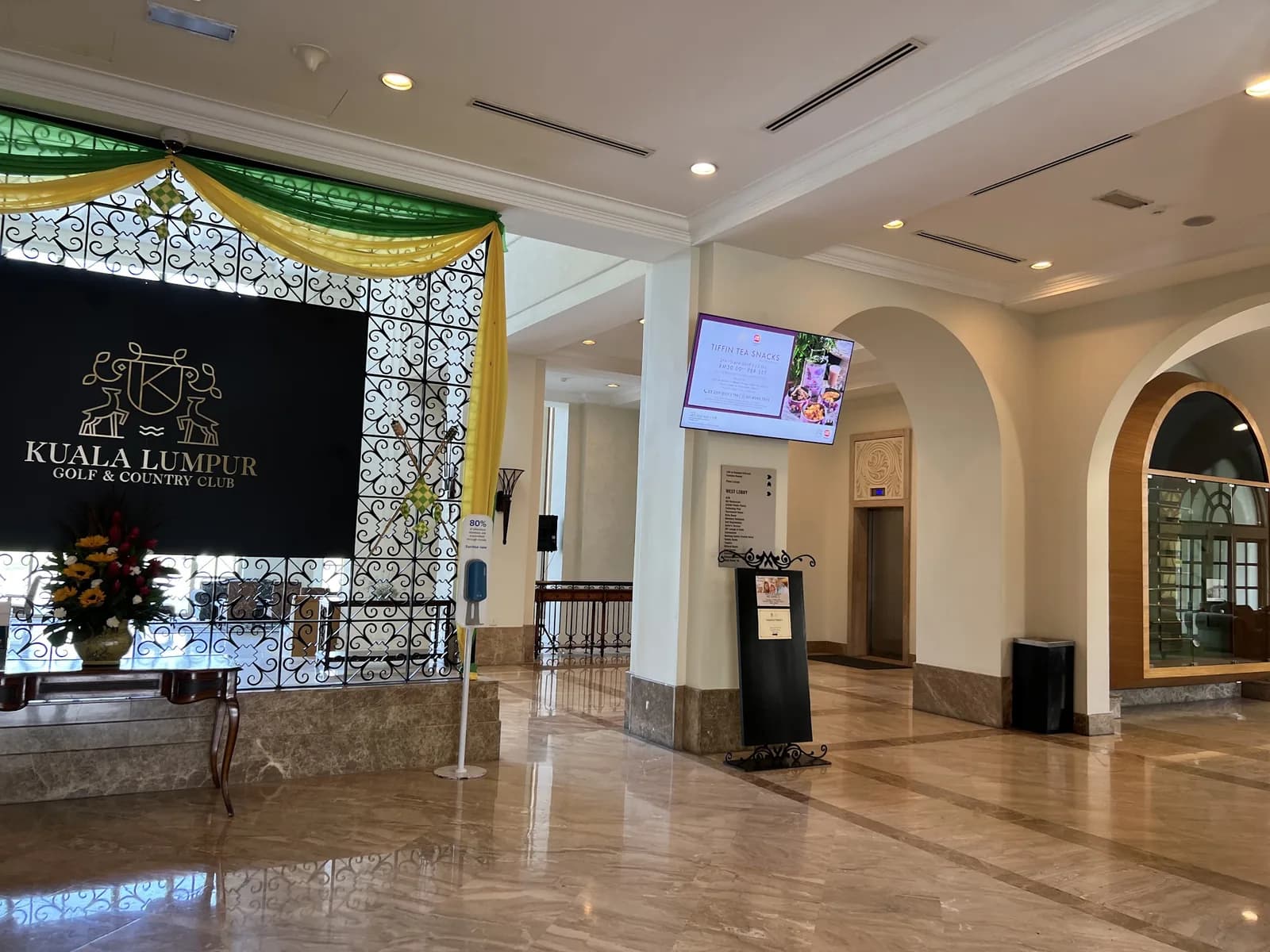 Connoisseurs Lounge & Restaurant