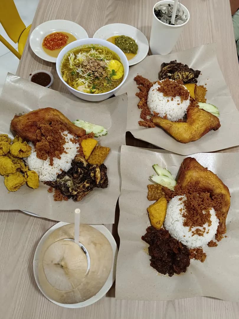 Ayam Gepuk Hut - KLCC Convention Centre photo 3
