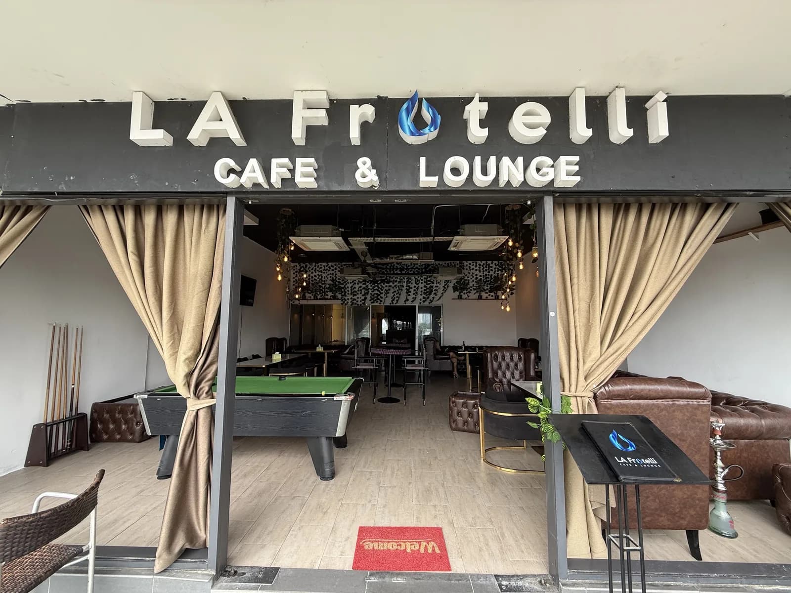 LA Fratelli Cafe & Lounge