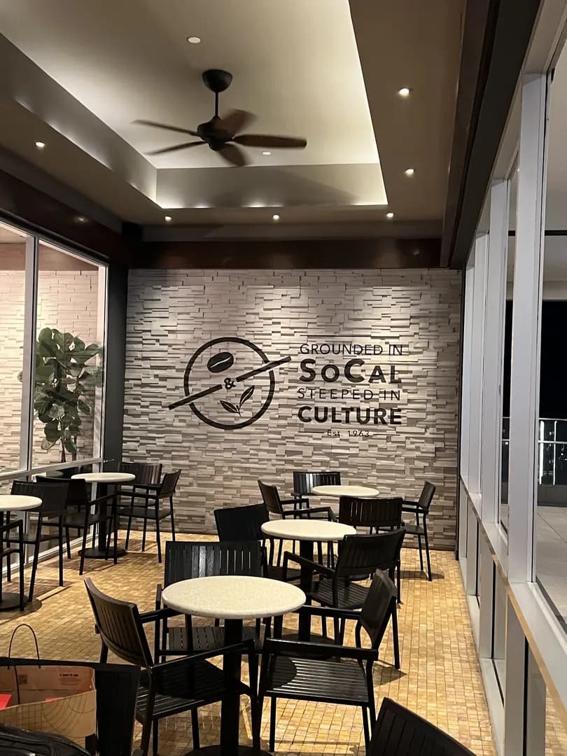The Coffee Bean & Tea Leaf photo 2