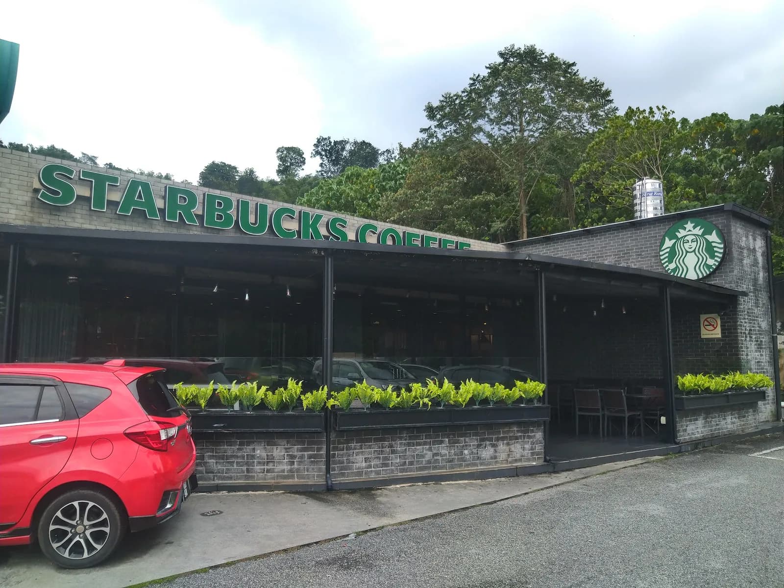 Starbucks Lingkaran Karak DT Petronas