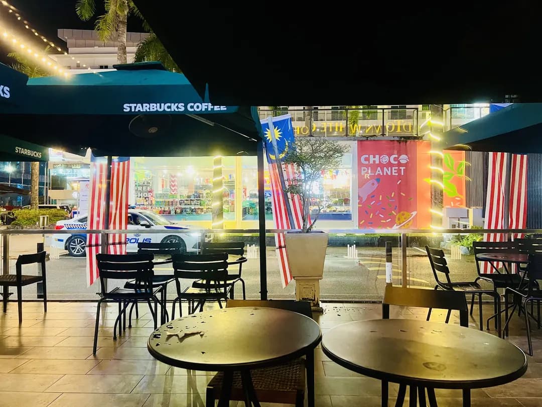 Starbucks Cenang Mall photo 2