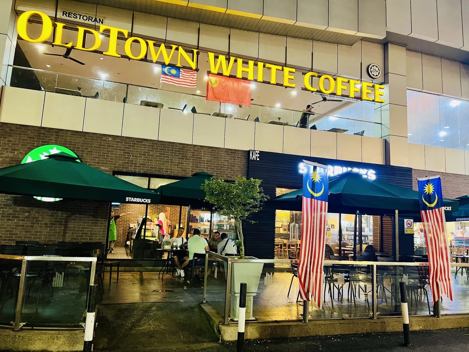 Starbucks Cenang Mall