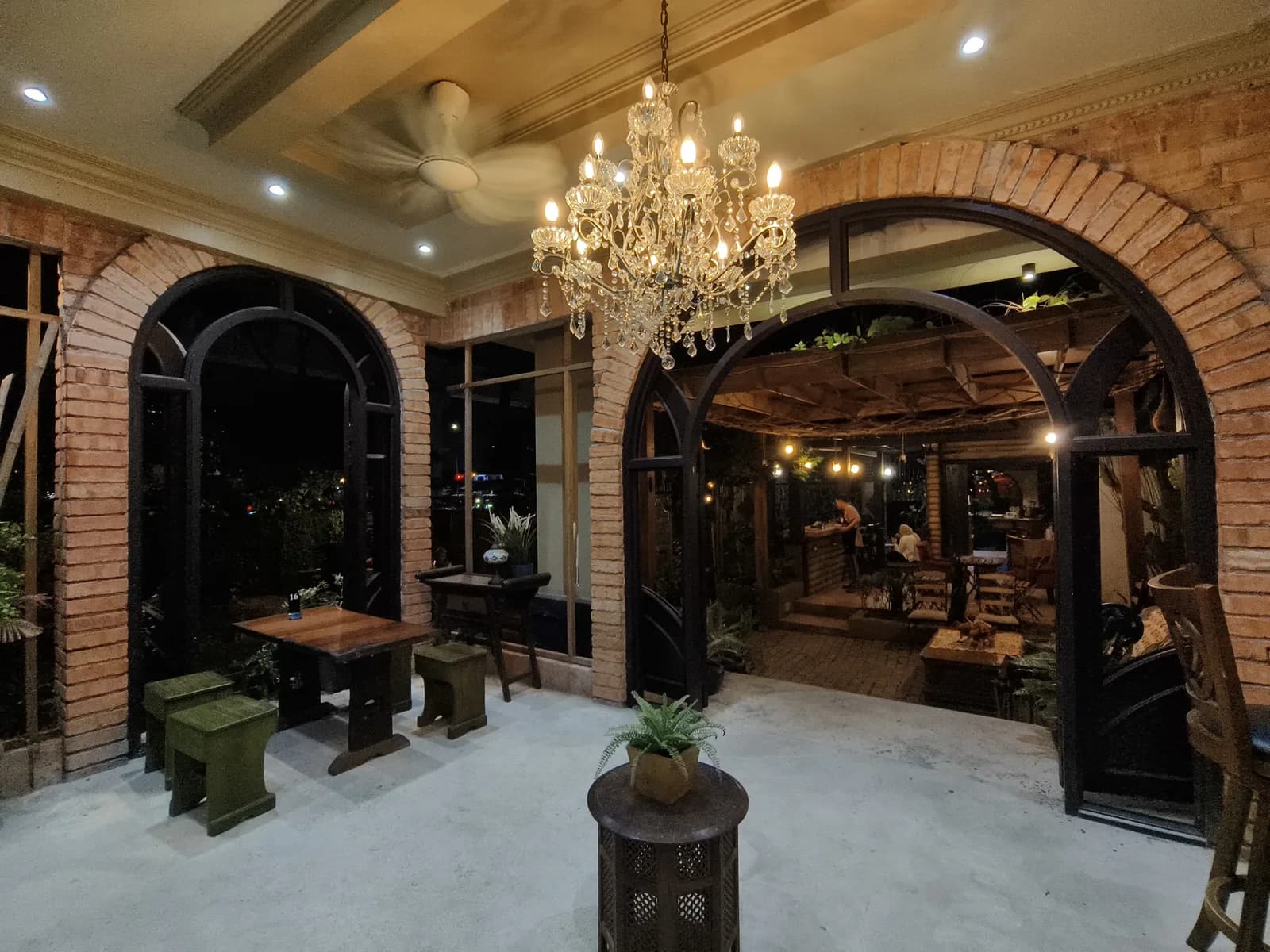 R's Garden Cafe