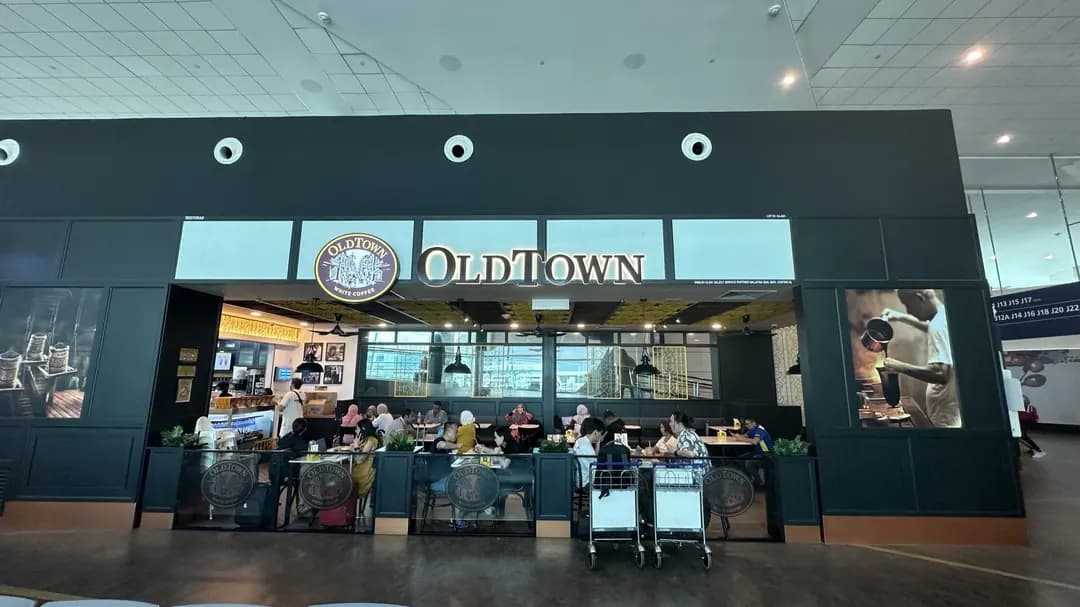 Old Town White Coffee @ KLIA 2, Gate J photo 2