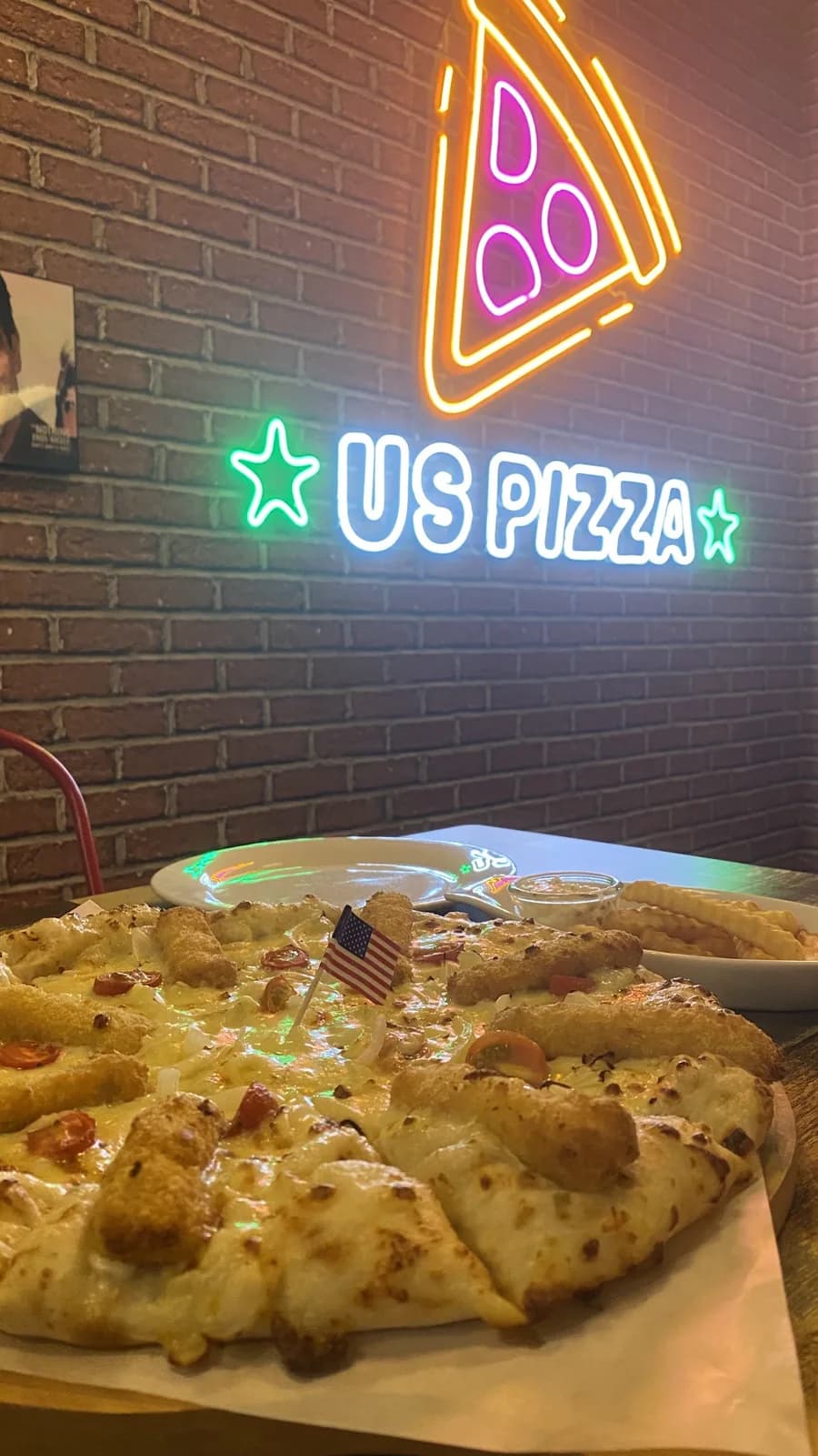 US PIZZA - Dang Wangi
