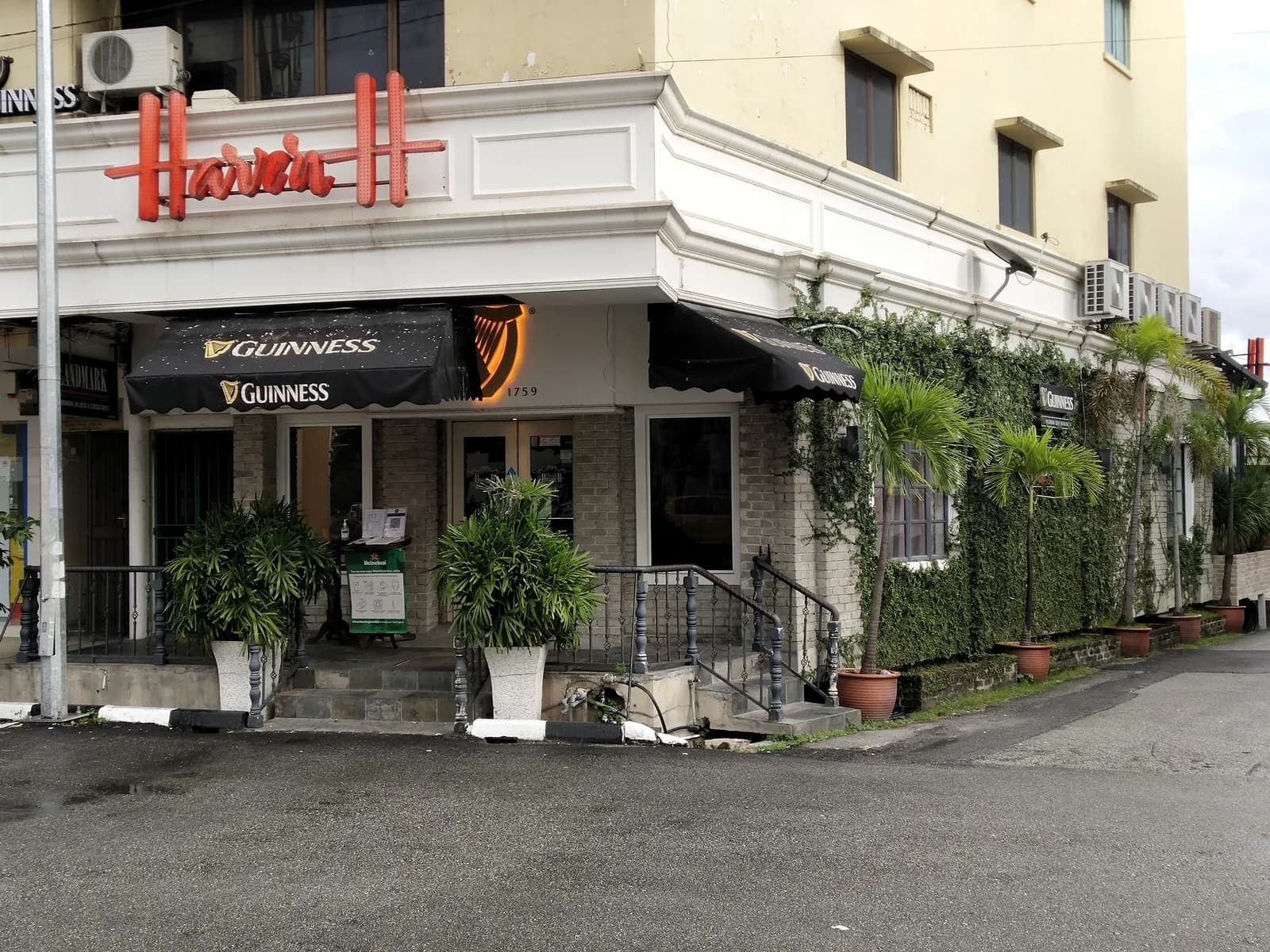 Haven H Bar & Restaurant