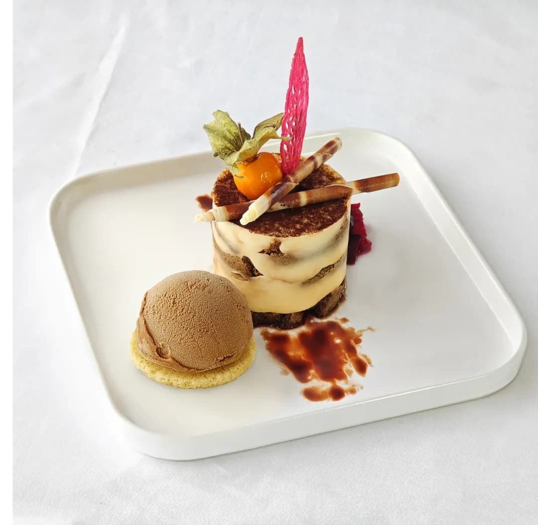 Feast at FIFTY1 | Poolside Bistro photo 3