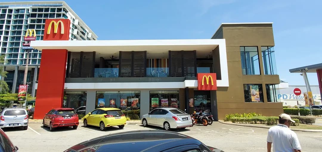 McDonald's PD Waterfront photo 2
