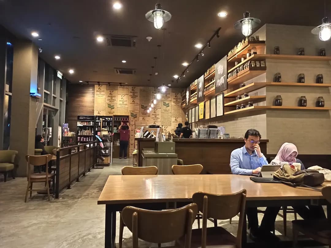 Starbucks photo 2