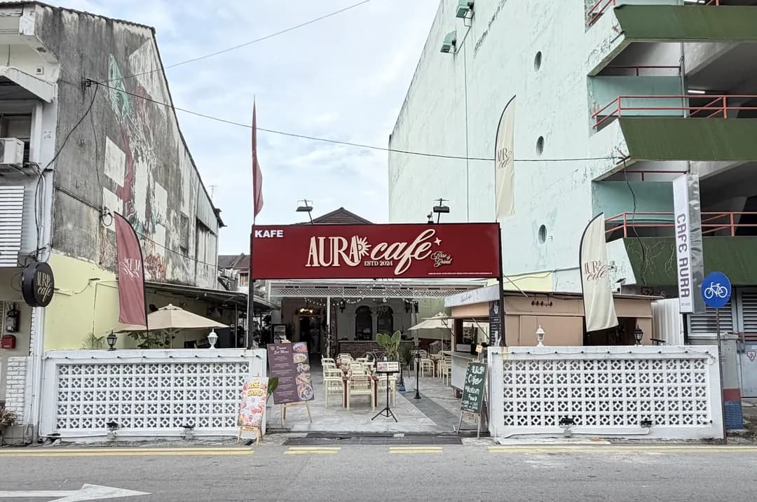 AURA CAFE RISE AND GRIND photo 2