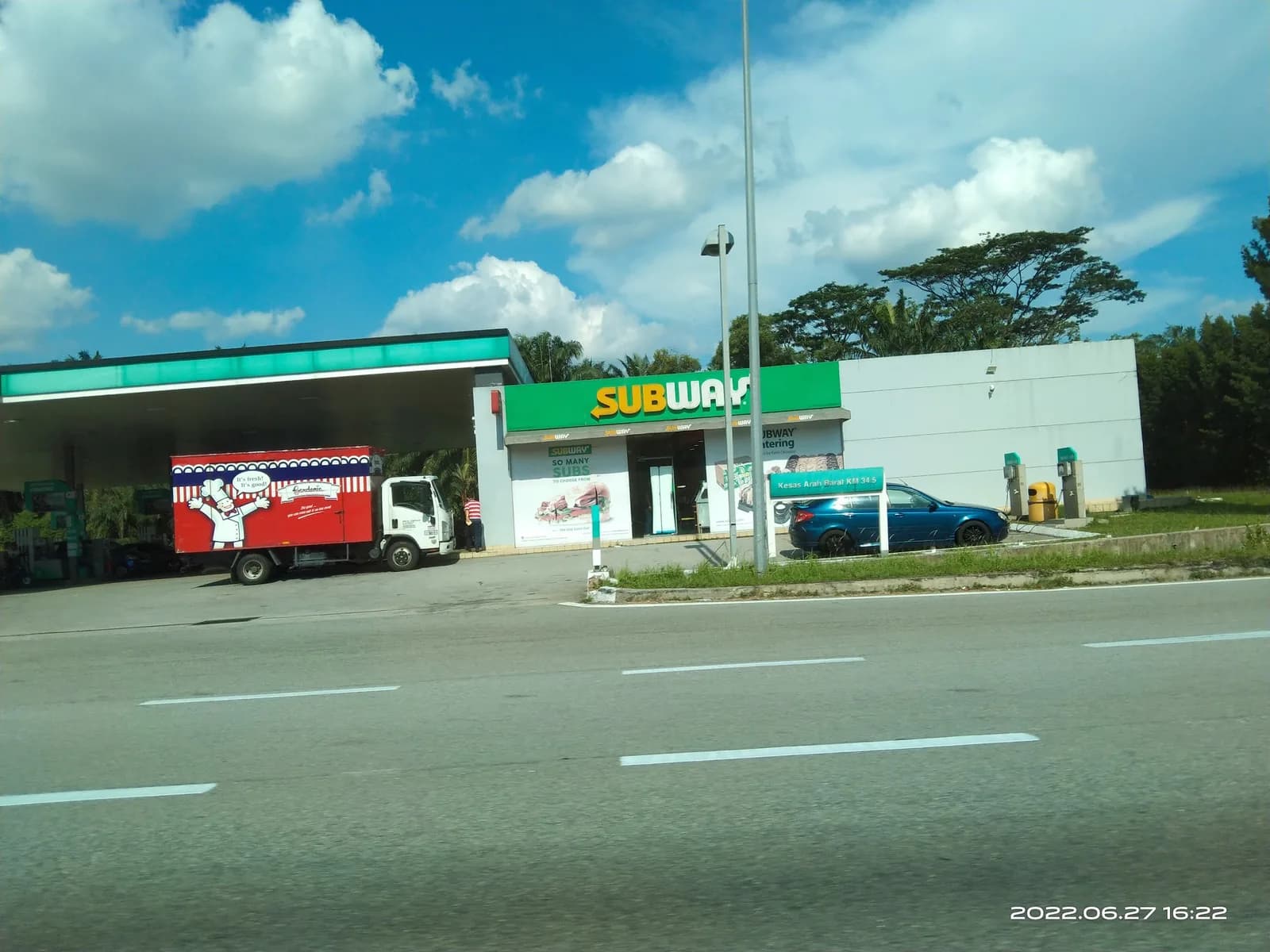 Subway Petronas Kesas Highway Arah Barat KM34. 5