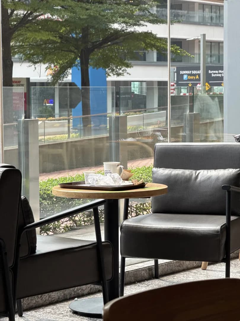 The Coffee Bean & Tea Leaf photo 2