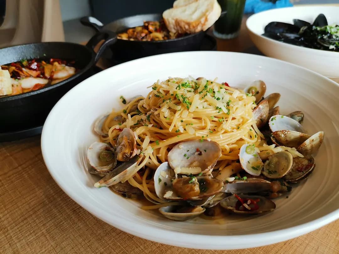 Pentos & Basil • Seapark photo 3